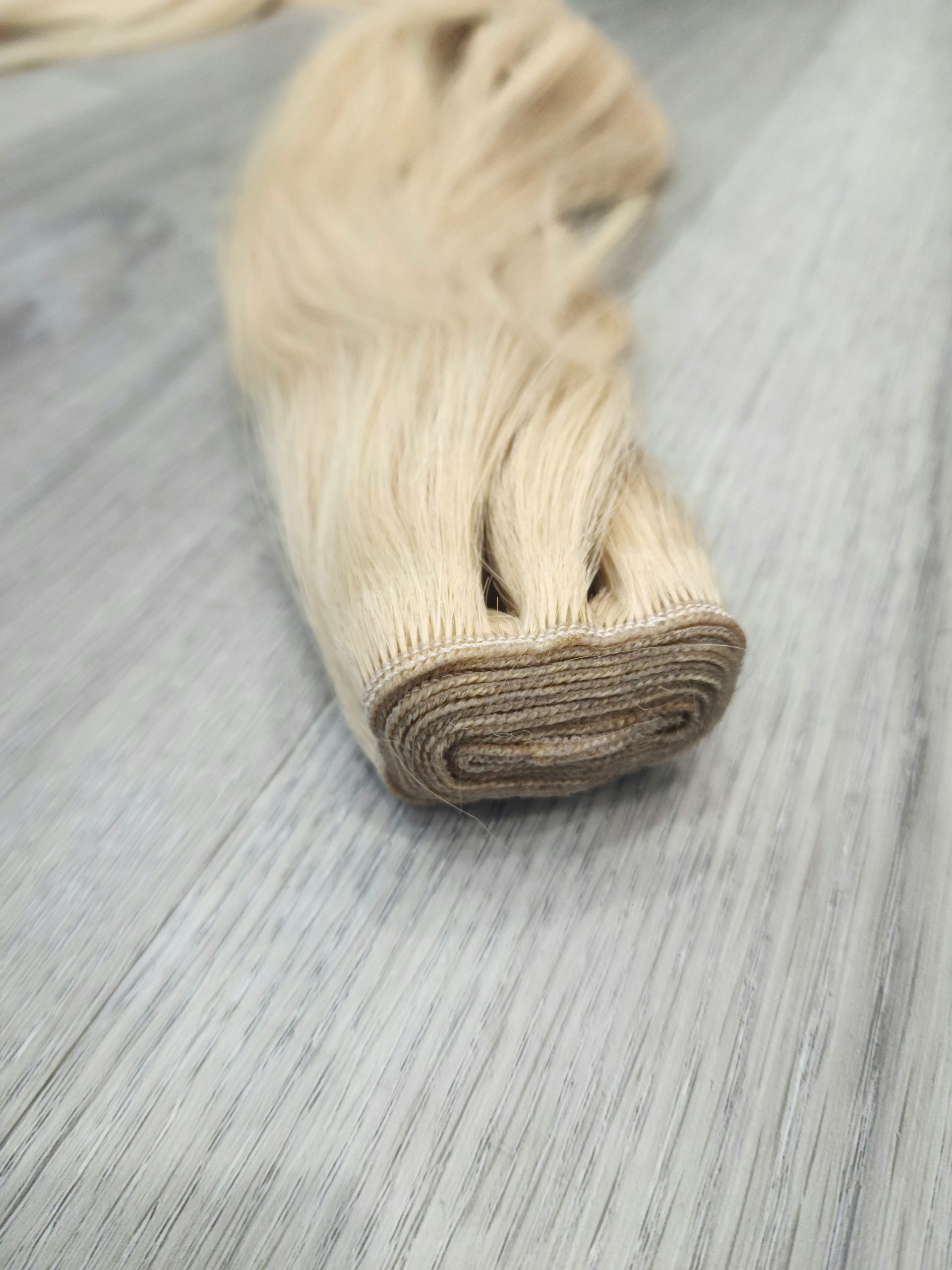 European wefts extensions 24" 100g